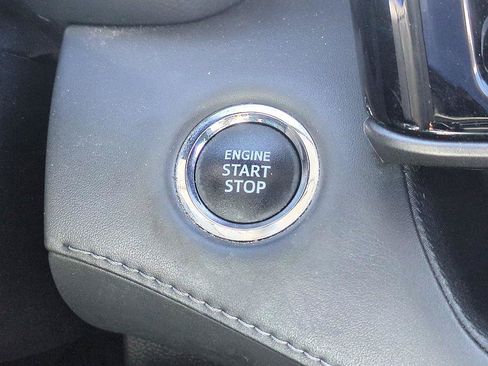 Used 2022 Toyota Highlander XLE AWD/4WD image 24