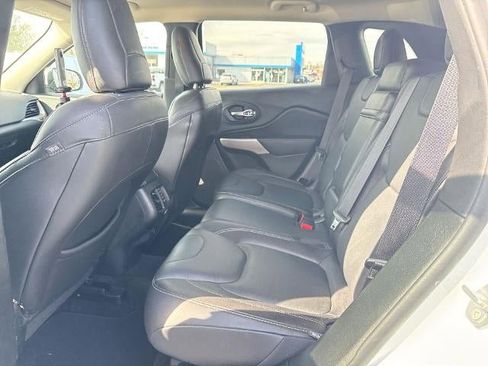 Used 2018 Jeep Cherokee Limited w/ Technology Group image 24