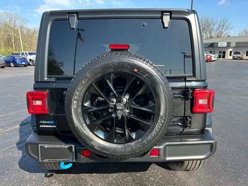 Used 2023 Jeep Wrangler Unlimited Sahara w/ Cold Weather Group AWD/4WD image 4