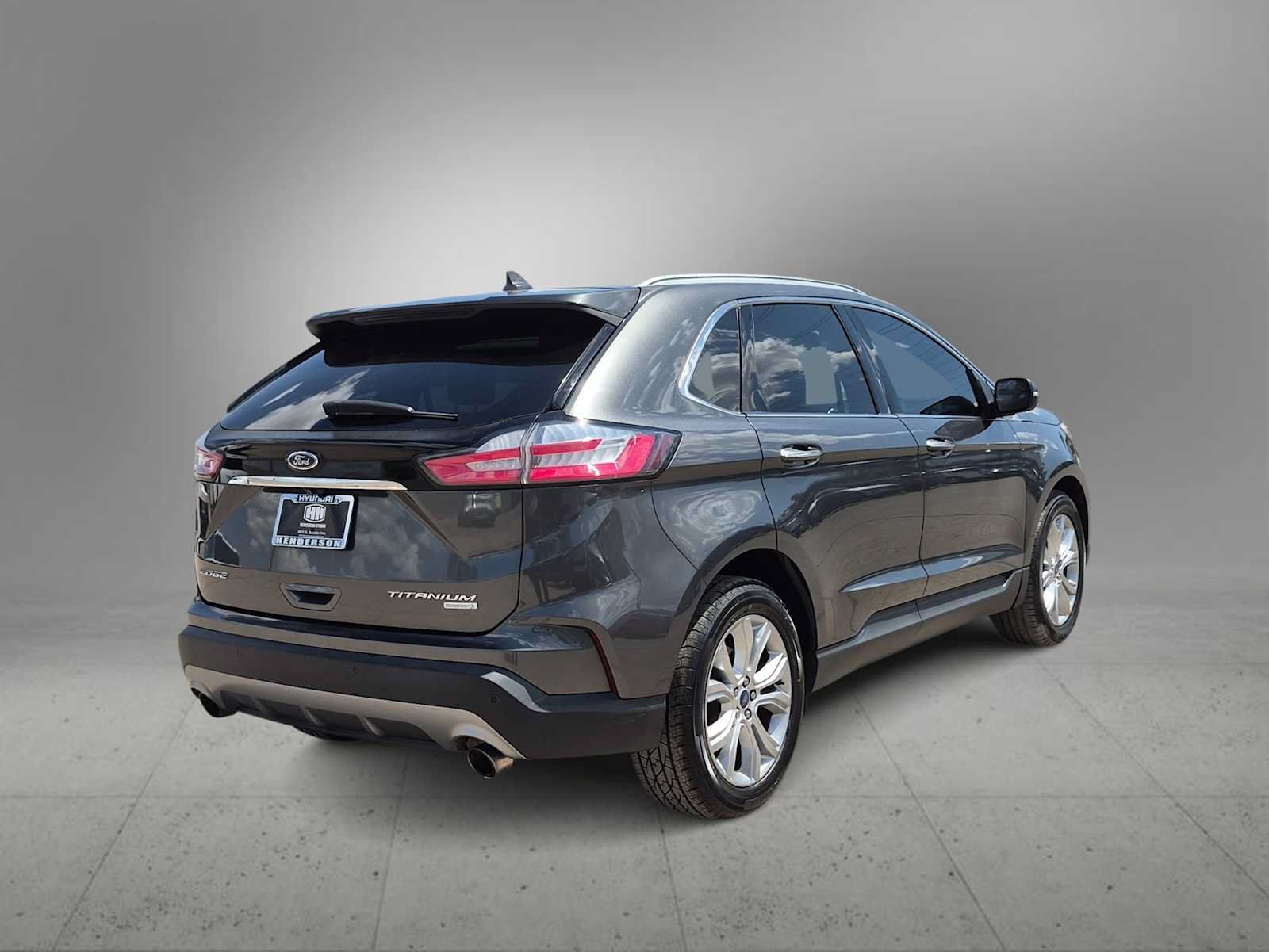 Used 2019 Ford Edge Titanium FWD image 8