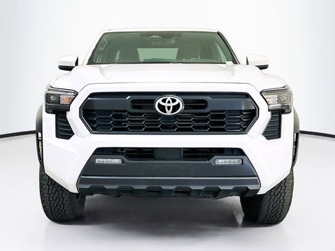 Used 2024 Toyota Tacoma TRD Off-Road image 2