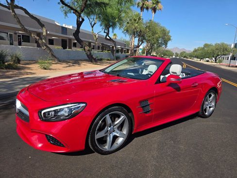 Used 2017 Mercedes-Benz SL 550 w/ Driver Assistance Package image 4