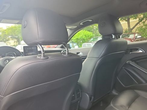 Used 2019 Mercedes-Benz GLA 250 image 17