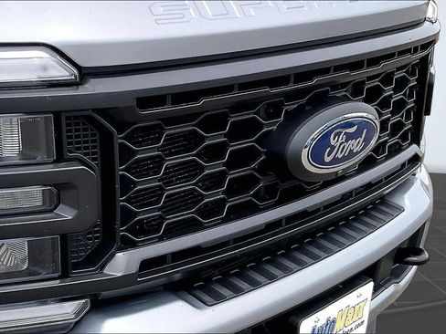 Used 2023 Ford F250 Lariat w/ Sport Appearance Package AWD/4WD image 37