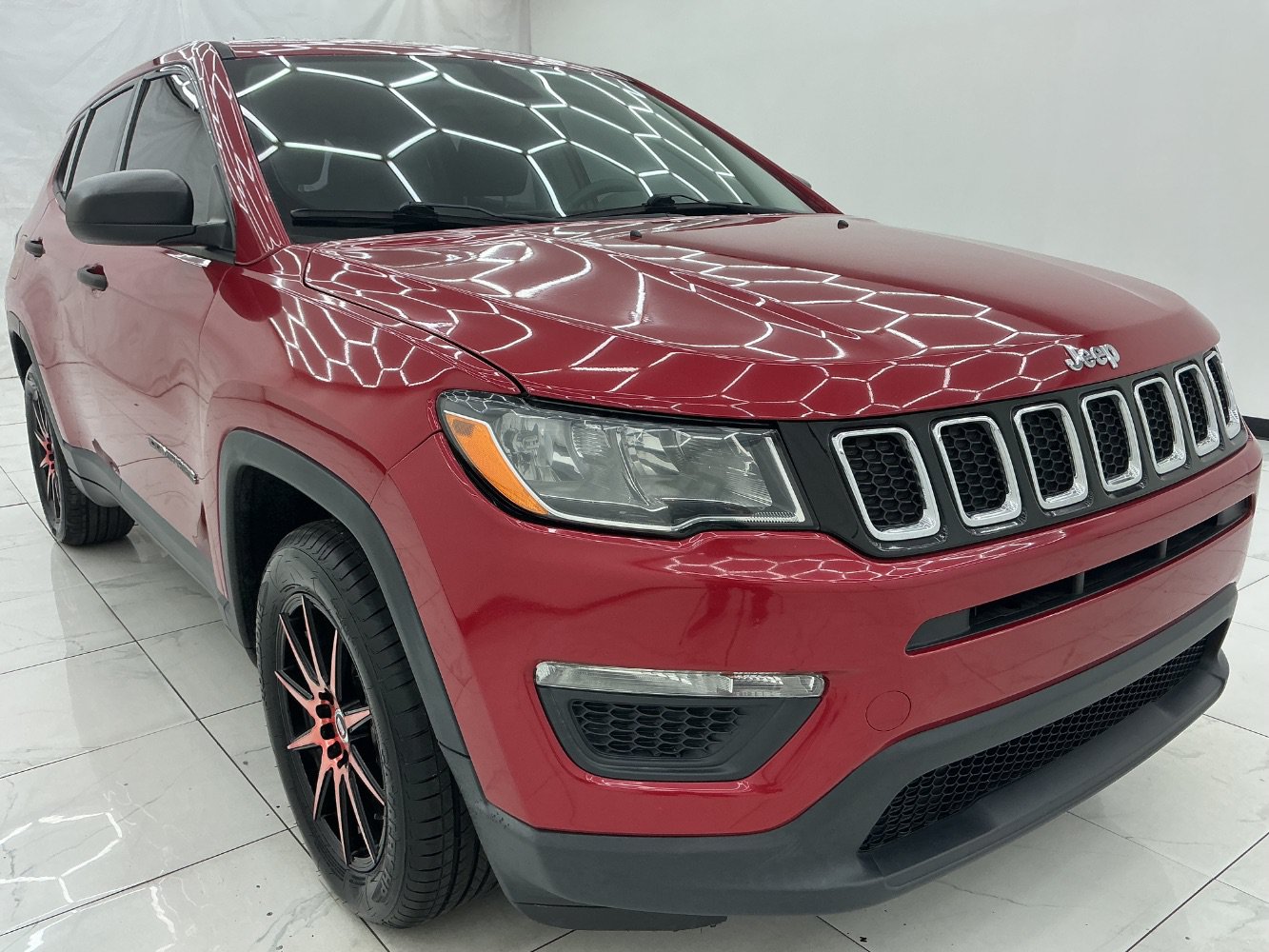 Used 2018 Jeep Compass Sport FWD image 3