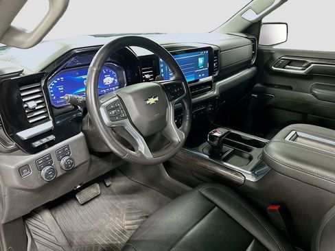 Used 2022 Chevrolet Silverado 1500 LTZ w/ LTZ Premium Package image 9