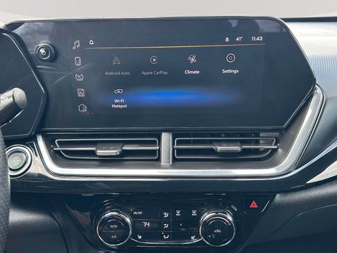 Certified 2024 Chevrolet Trax RS w/ Driver Confidence Package image 8