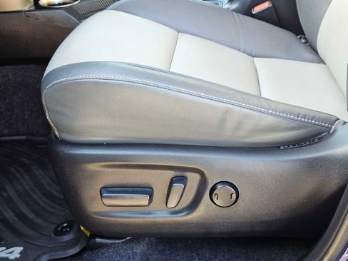 Used 2015 Toyota RAV4 Limited image 24