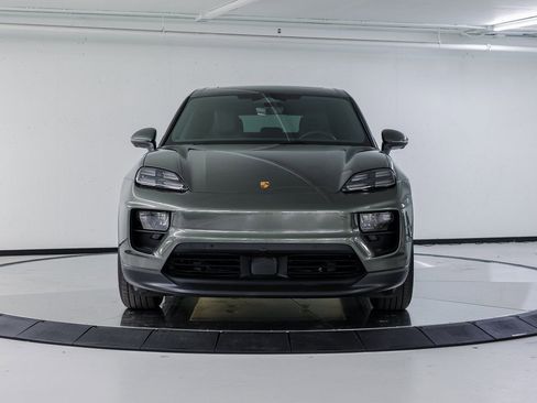 New 2025 Porsche Macan Electric image 10