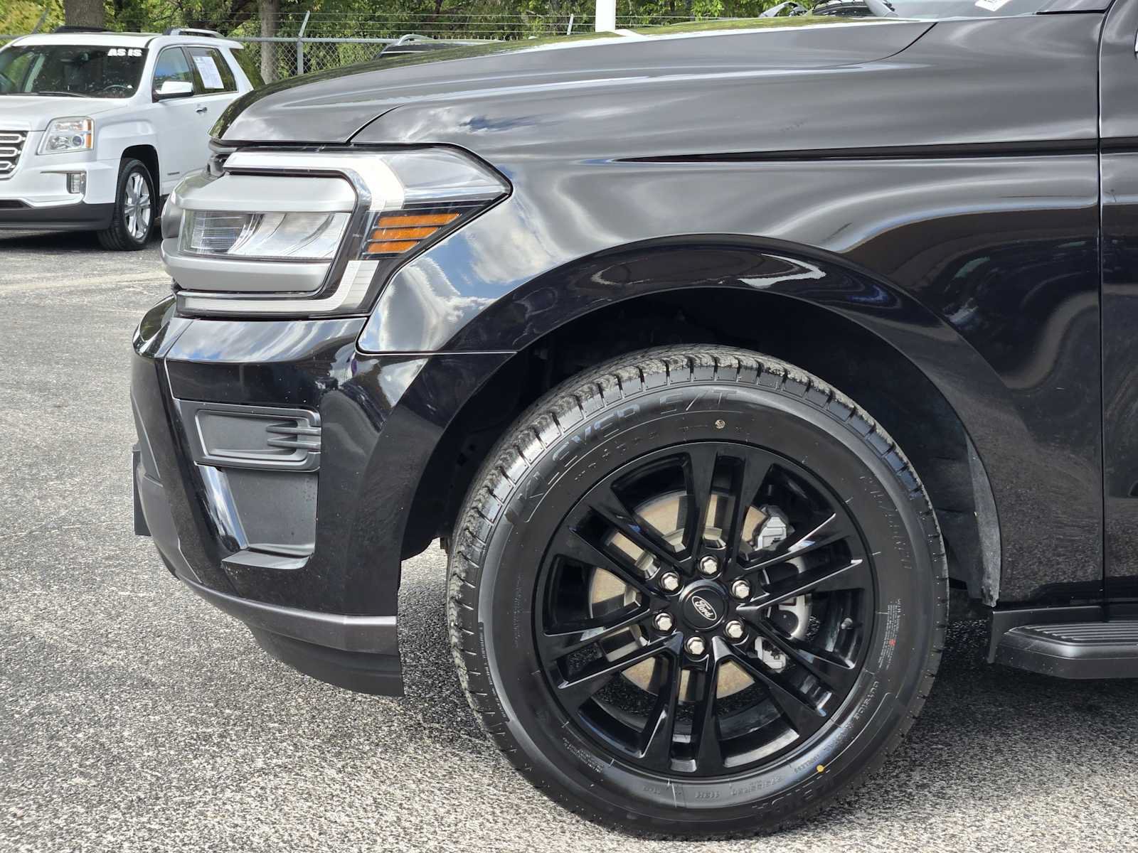 Used 2024 Ford Expedition XLT RWD image 8
