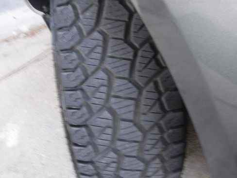 Used 2009 Nissan Frontier SE w/ SE Value Truck Pkg image 21