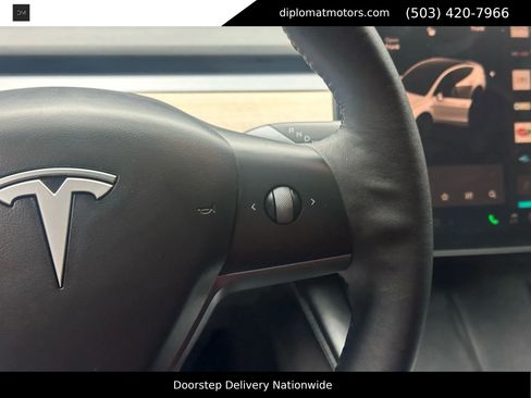 Used 2021 Tesla Model Y Performance image 33