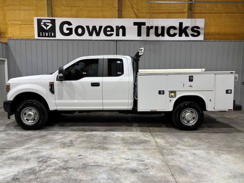 Used 2019 Ford F250 XL w/ Power Equipment Group AWD/4WD image 2