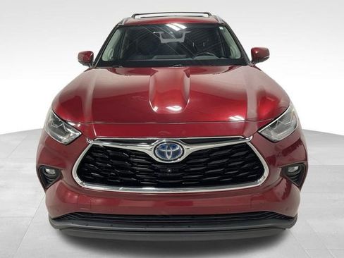 Used 2023 Toyota Highlander Limited image 3