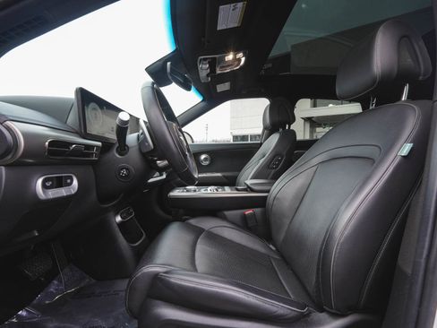 Used 2023 Genesis GV60 Advanced image 31