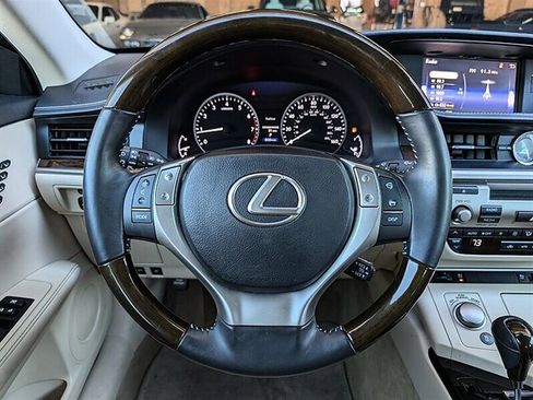 Used 2015 Lexus ES 350 Base w/ Premium Package image 19