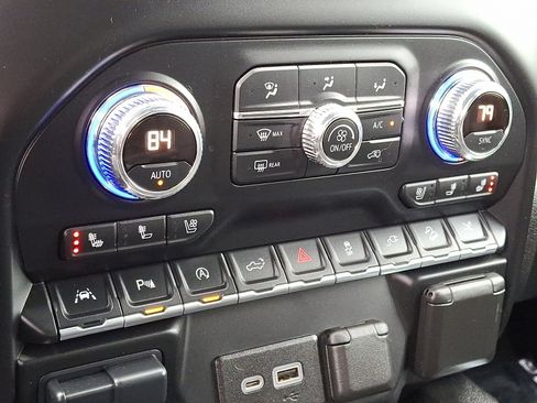 Used 2021 GMC Sierra 1500 Denali w/ Denali Ultimate Package image 17