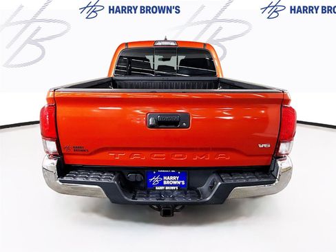 Used 2018 Toyota Tacoma TRD Off-Road AWD/4WD image 29