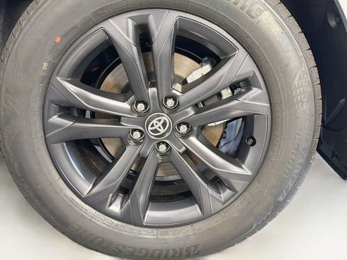 New 2026 Toyota Sienna XSE AWD/4WD image 31