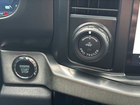 Used 2024 Ford F350 Platinum w/ FX4 Off-Road Package image 33