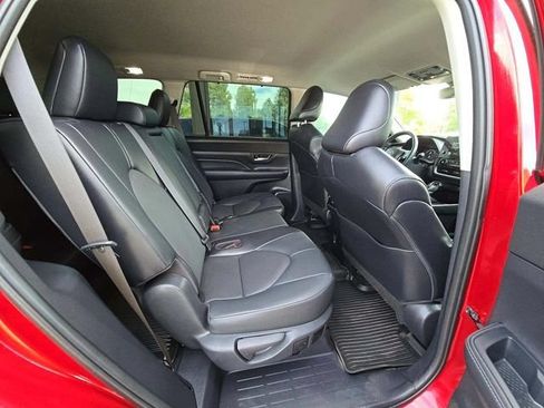 Used 2024 Toyota Grand Highlander AWD Hybrid image 9