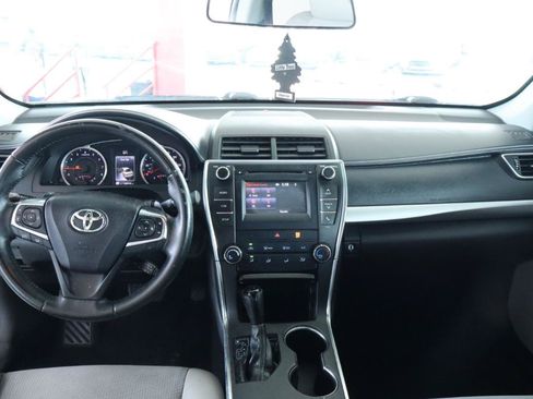 Used 2016 Toyota Camry SE FWD image 15
