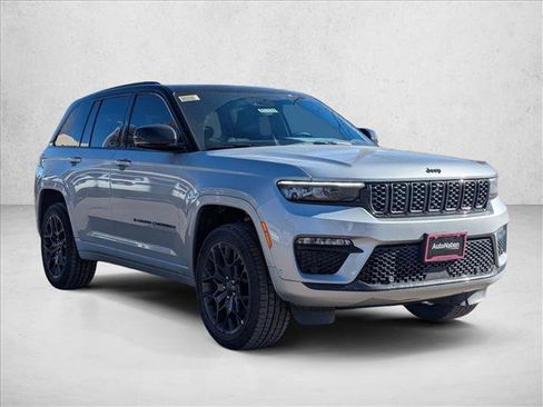New 2025 Jeep Grand Cherokee Summit w/ Obsidian Package image 7