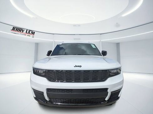 New 2025 Jeep Grand Cherokee L Altitude image 7