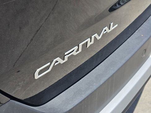 New 2026 Kia Carnival EX FWD image 7