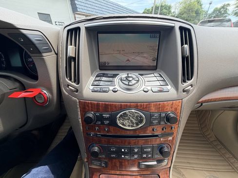 Used 2009 INFINITI G37 Convertible w/ Premium Pkg RWD image 4