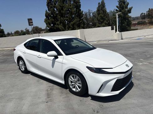 Used 2025 Toyota Camry LE FWD image 37