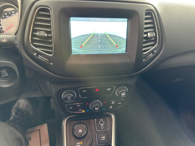Used 2017 Jeep Compass Latitude w/ Popular Equipment Group AWD/4WD image 9