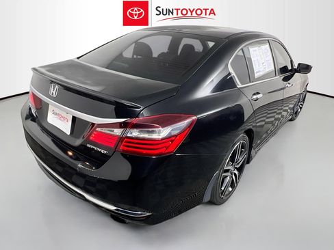 Used 2017 Honda Accord Sport image 4