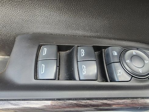 Used 2021 Chevrolet Silverado 1500 LTZ w/ LTZ Convenience Package II image 18