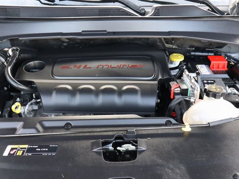 Used 2022 Jeep Compass Limited image 17