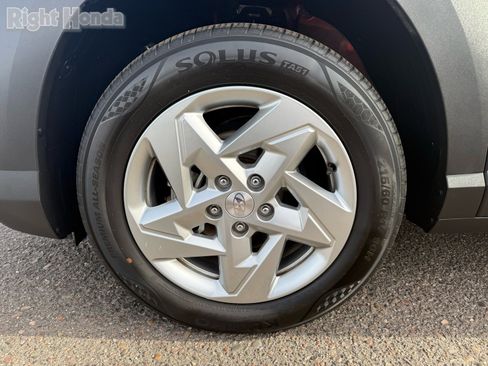 Used 2025 Hyundai Kona SE image 10