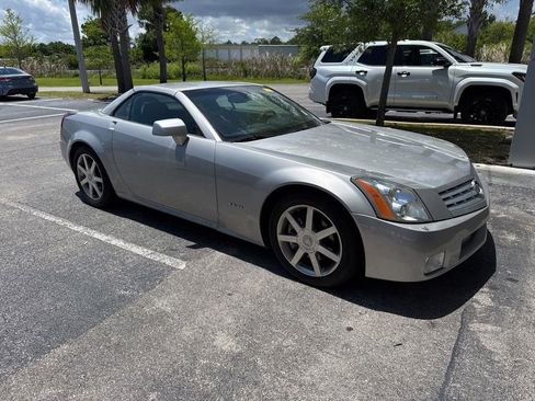 Used 2004 Cadillac XLR RWD image 2