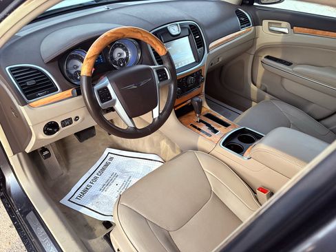 Used 2013 Chrysler 300 C image 29