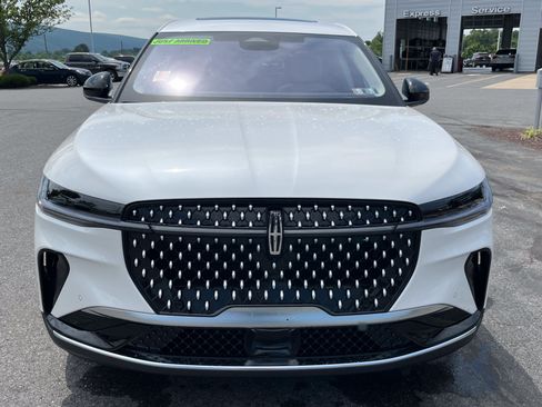 Used 2026 Lincoln Nautilus Premier w/ Equipment Group 102A AWD/4WD image 12