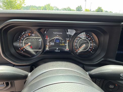 Certified 2026 Jeep Gladiator Rubicon w/ Steel Power Dome Hood Package AWD/4WD image 29