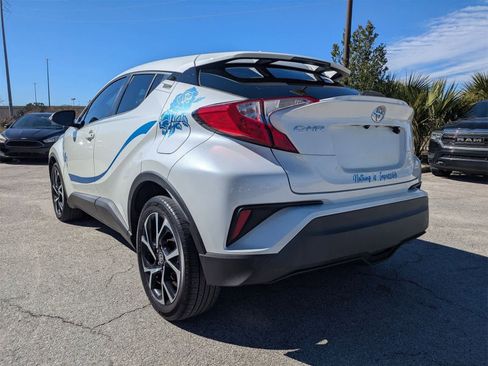 Used 2020 Toyota C-HR XLE image 6