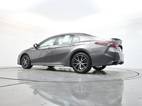 Used 2024 Toyota Camry SE image 33