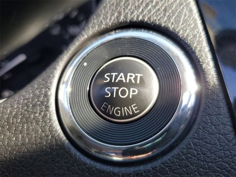 Used 2016 Nissan Rogue SL w/ SL Premium Package image 34