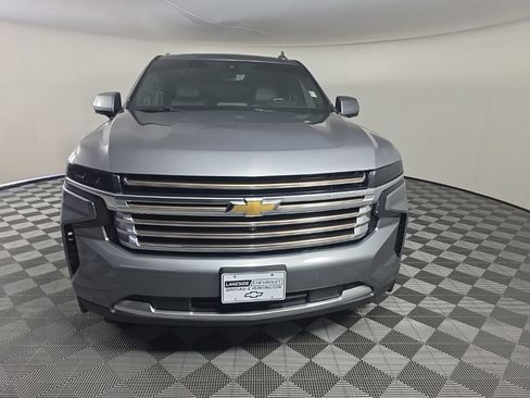 Used 2022 Chevrolet Suburban High Country AWD/4WD image 8