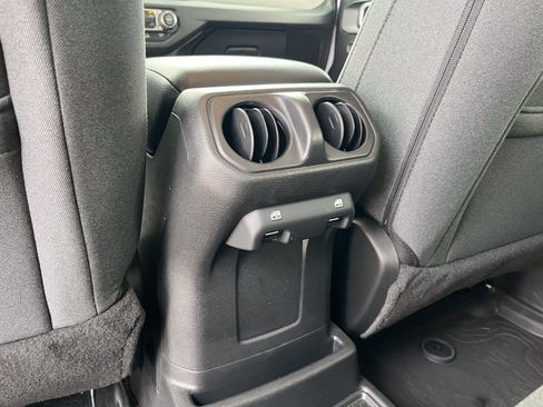 Used 2024 Jeep Wrangler Unlimited AWD/4WD image 19