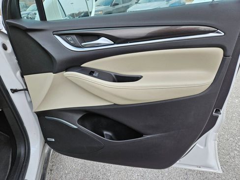 Used 2018 Buick Enclave Premium image 36