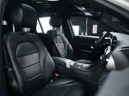 Used 2022 Mercedes-Benz GLC 300 4MATIC w/ Multimedia Package Lite image 33
