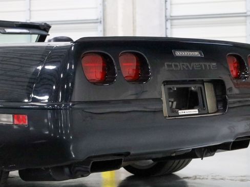 Used 1996 Chevrolet Corvette Convertible RWD image 32