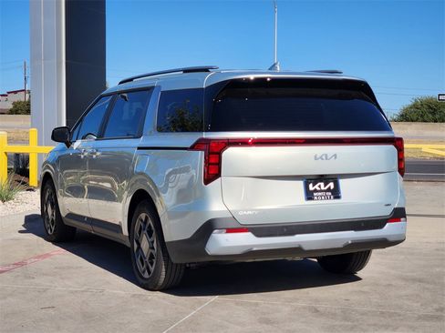New 2026 Kia Carnival EX image 3
