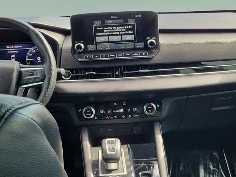 Used 2023 Mitsubishi Outlander SEL FWD image 9